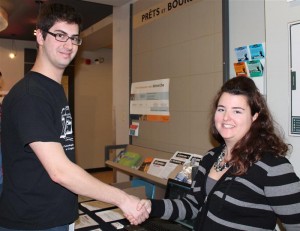 L’étudiant Dany Fortier en compagnie de Mme Catherine Paradis-Jacques, conseillère en ressources humaines chez Bibby-Ste-Croix.