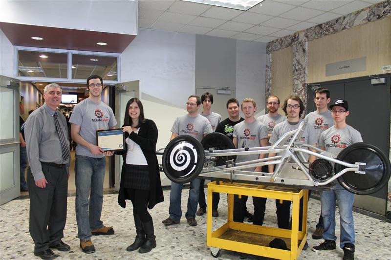 Réjean Paquet (directeur des Services aux étudiants), Nicolas Rousseau, Stéphanie Blais (responsable volet entrepreneuriat), Stéphane Bedard (enseignant), Etienne Blanchard, Christopher Danis,  Simon Bouffard, Frederic Saulnier , Vincent Arsenault, Philippe Dubé (technicien), Alexandre Gaudreault.