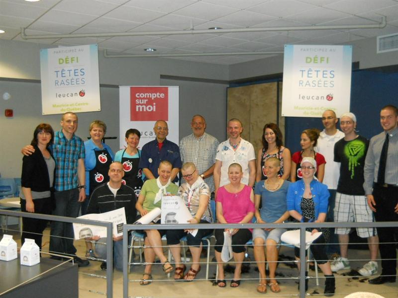 De gauche à droite rangée du haut : Lyne Bourgelas (Chargé de projet Leucan), Benoît Levasseur, Louise Pépin, Danièle Gauthier, Richard C. Duchesneau, René Tousignant, Jimmy Simard, Patricia Bergeron, Laurianne Trépannier, Alexandre Mongeau, Nicolas Poirier et Joey Hébert (Adjoint chargé de projet Leucan). Rangée du bas : Dave Dion-Labrecque, Danielle Héroux, Madeleine Boucher, Lynda Chabot, Marie Colbert et Émilie Belhumeur. Absent sur la photo, Luc Chicoine.
