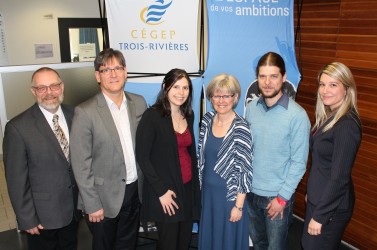 Raymond-Robert Tremblay, directeur général, André Lamoureux, conseiller pédagogique, Stéphanie Blais, responsable de l’entrepreneuriat, Lucie Hamel, directrice adjointe au soutien à la pédagogie et à la réussite, Maxime Arcand, enseignant de Techniques administratives et Karine Provencher, présidente du c.a.