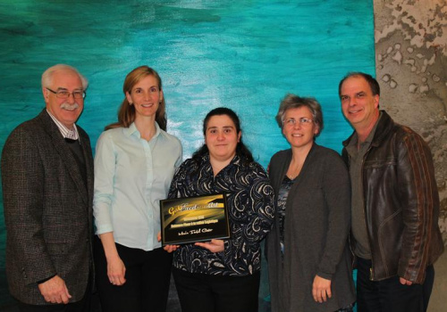 Pierre Bernier, cofondateur du Gala, Julie Robitaille, coordonnatrice du programme Logistique du transport, Maria Isabel Costa, gagnante du concours, Carole Gagné, conseillère pédagogique et Sylvain Lacoursière, cofondateur du Gala.