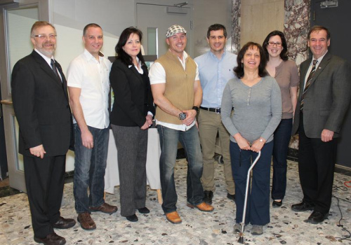 De gauche à droite: Raymond-Robert Tremblay (directeur général du Cégep de Trois-Rivières), Jean-Daniel Pellerin (lauréat), Diane Noël (lauréate), Gilles Paillé (lauréat), Robert José Avila Avendano (lauréat), Hélène Rocheleau (lauréate), Kim Bertrand (membre de la Table régionale de coordination de la SQAF) et Gilles Champoux (directeur du Service de la formation continue et aux entreprises du Cégep de Trois-Rivières).