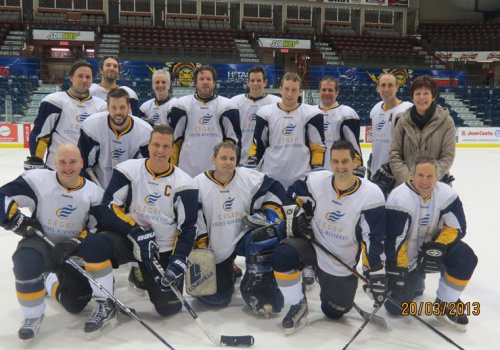 L’équipe de hockey formée de membres du personnel du Cégep de Trois-Rivières