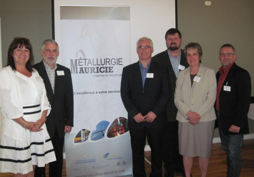 Francine Corneau, agent de liaison pour Métallurgie Mauricie, Gilles Parent, responsable régional, Emploi Québec Mauricie, Yves Lacroix, directeur général, GL&V (conférencier invité), Gheorghe Marin, directeur général, Centre de métallurgie du Québec, Sylvie Doucet, directrice adjointe aux programmes du Cégep de Trois-Rivières et René Bordeleau, agent de liaison, Métallurgie Mauricie.