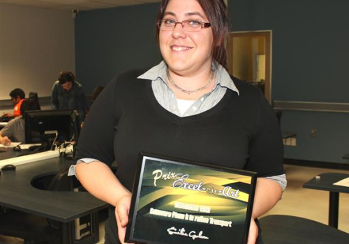 Émilie Groleau, étudiante en Techniques de la logistique du transport au Cégep de Trois-Rivières, lauréate du concours «Place à la relève Logistique» au Gala Excel-Cie-Art.