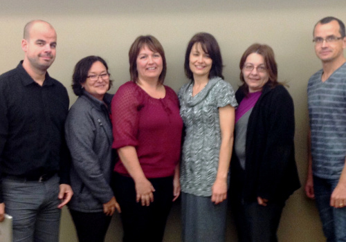 Michel Vincent, conseiller pédagogique (Cégep Édouard-Montpetit), Lorraine Ouellette, conseillère pédagogique TIC (Cégep de Victoriaville), Lucie Haché, conseillère pédagogique (CCNB Campus de la Péninsule acadienne), Suzanne Huot, conseillère pédagogique (Collège Boréal), Chantal Desrosiers, conseillère pédagogique TIC (Cégep de Trois-Rivières) et Jean Vouilllon, professeur (Université de Saint-Boniface)