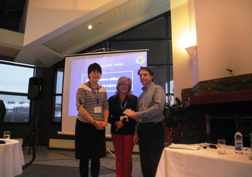 Joanne Ross (John Abbott College), du comité exécutif ACDEC Québec, Louise Grégoire (Cégep de Trois-Rivières), du comité exécutif ACDEC Québec, et René Duchemin, conférencier.