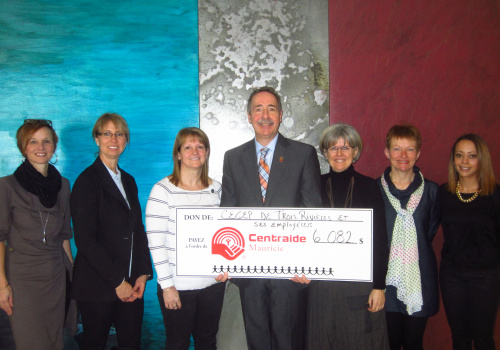 Manon Duchesne, Anick Bruneau, Line Lesage, Christian Éthier d'Hydro Québec, président de la campagne 2013, Lucie Hamel, Danièle Gauthier et Isha Germain.