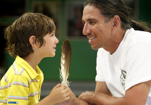 Stanley Vollant avec son fils Xavier