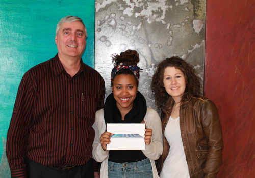 Réjean Paquet, Pallina Michelot (la gagnante du Ipad) et Isabelle Philibert (socioculturel).