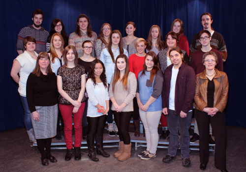 Les membres du jury du Prix littéraire des collégiens, édition 2014. Ils sont en compagnie de Rita Painchaud, enseignante, et de Lucy Sicard, directrice générale de la Fondation du Cégep de Trois-Rivières.