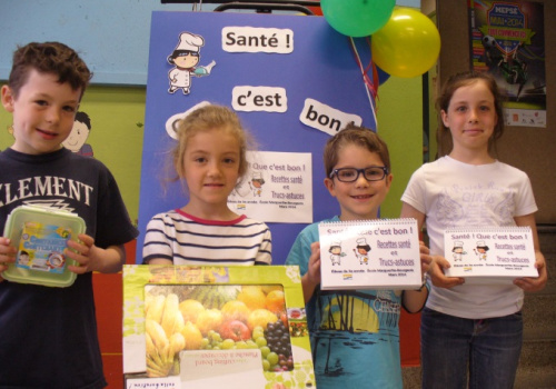 Benjamin Aubry (1ère année), Florence Pellerin (maternelle), Félix Godon (2e année) et Rosalee Fecteau (3e année).