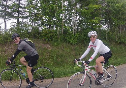 Des cyclistes en randonnée