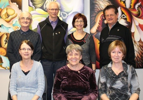 À l’arrière : M. Marcel Gibeault, M. Henri Caron, Mme Micheline Dufour et M. Réal Frigon. Devant : Mme Nicole Lesage, Mme Denise Côté et Mme Danièle Baillargeon