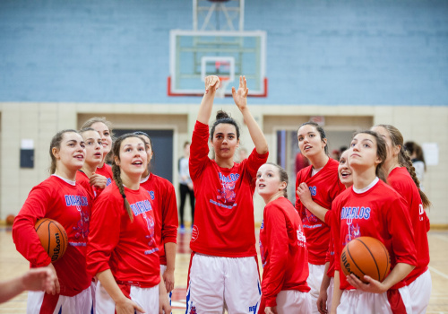 Quelques joueuses de l’équipe féminine de basketball division I.