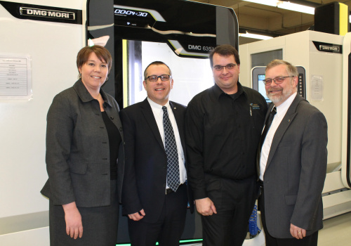 Mme Caroline Gauthier, présidente du Cégep de Trois-Rivières et Directrice principale, Services aux entreprises de la Banque Nationale pour la région de la Mauricie, M. Denis Rousseau, directeur des études, M. Luc Veillette, coordonnateur du département de Génie mécanique et M. Raymond-Robert Tremblay, directeur général.