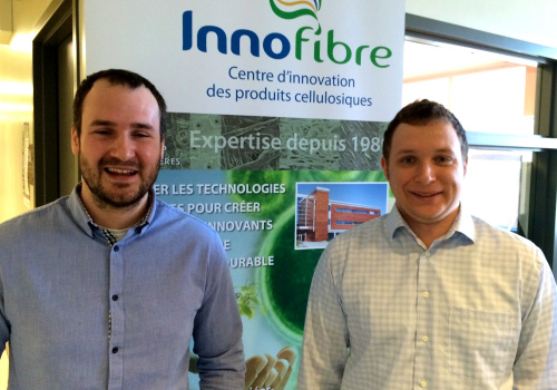 Jean-Philippe Jacques et Julien Bley, chercheurs chez Innofibre – Centre d’innovation des produits cellulosiques.