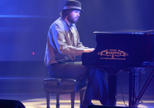 Mathieu Fortin au piano à la finale nationale de l'édition 2015 de Cégeps en spectacle