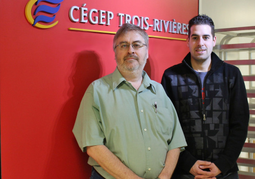 Jean-Claude Morissette, conférencier et chercheur au C2T3, accompagné de Marc-André Déry, coorganisateur des Midis Techno-Innovation