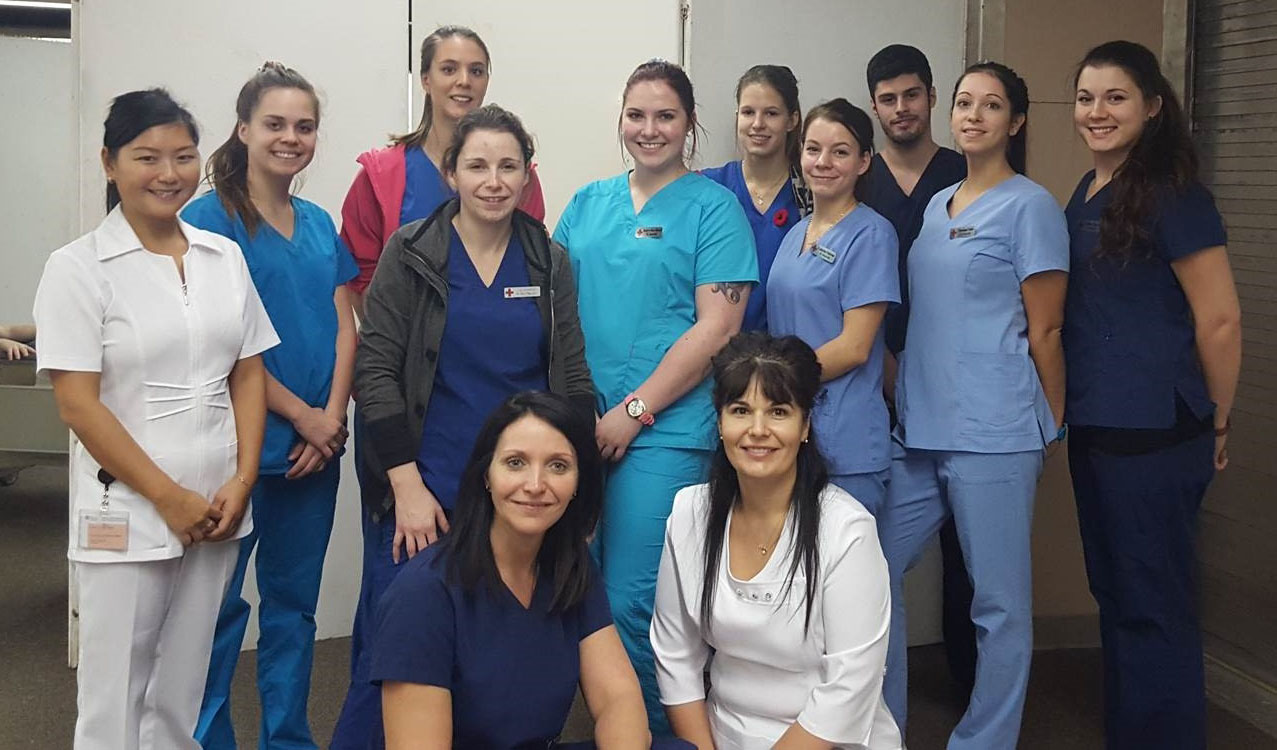 Des stagiaires en Soins infirmiers participent à une campagne de vaccination antigrippale