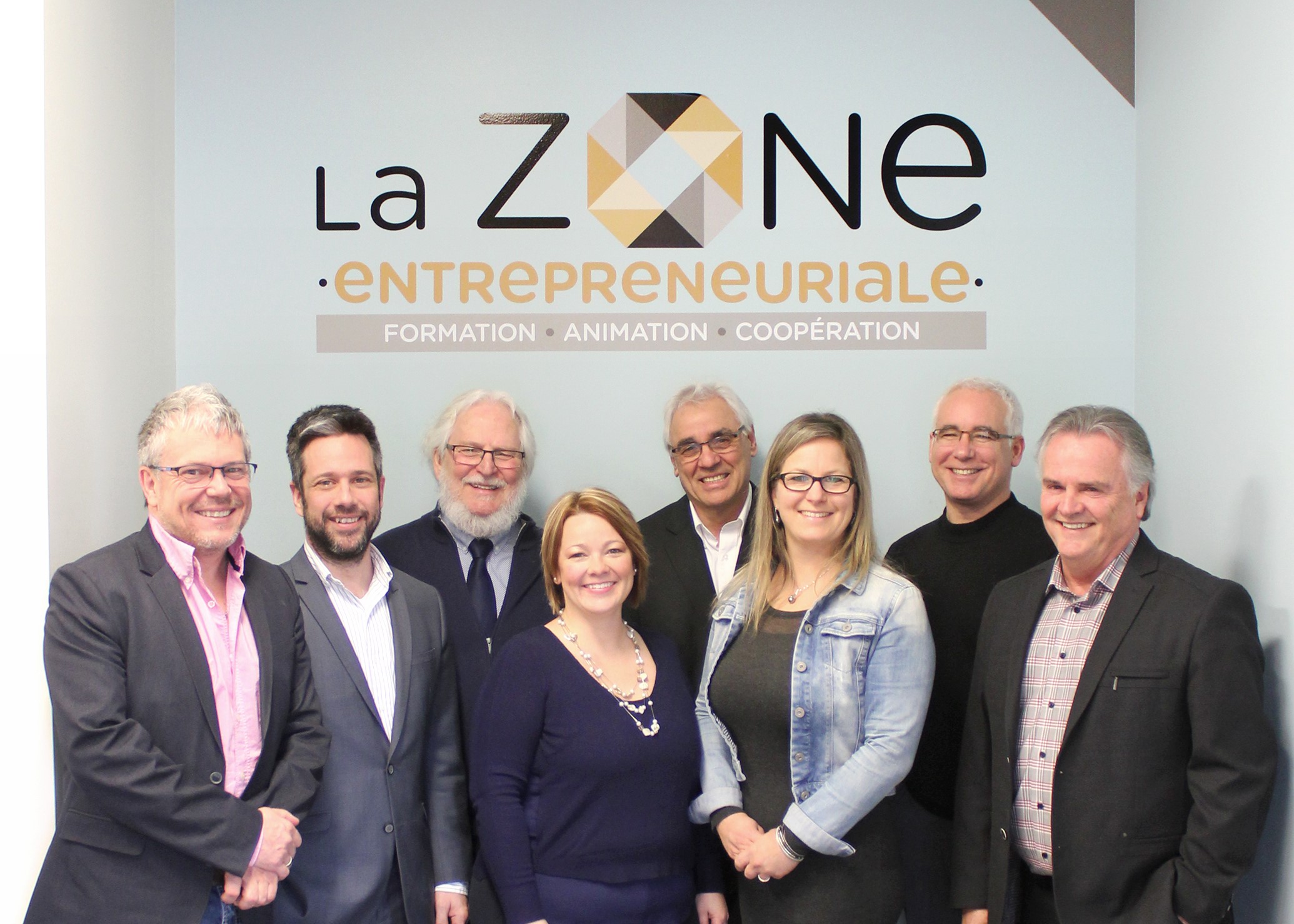 Alain Lemieux (Epsilia inc.), Alain Rivard (Le temps d’une pinte), Denis Caron (formateur et animateur en codéveloppement, membre de l’Association Québécoise du codéveloppement professionnel (AQCP)), Isabelle Côté (Centre des Roses), Maurice Blanchette (H. Blanchette ltée), Édith Gauthier (Agro-Sol inc.), Yves Lacroix (Fab3R inc.), Jean-Pierre Charest (Sogi), absent sur la photo Éric Bélanger (Avant-garde technologie).