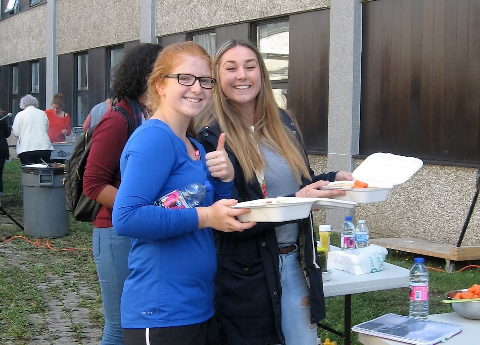 Étudiantes en Sciences humaines lors de l'activité d'intégration.