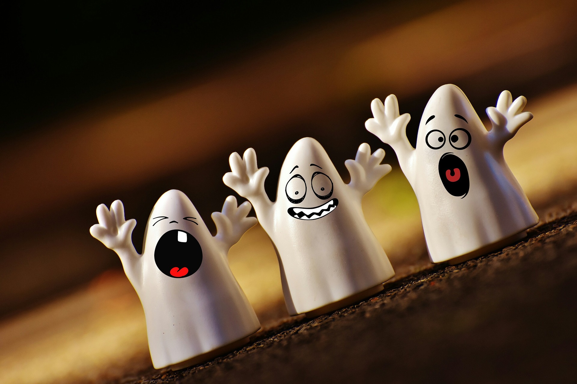 Trois mini fantômes pour célébrer l'Halloween