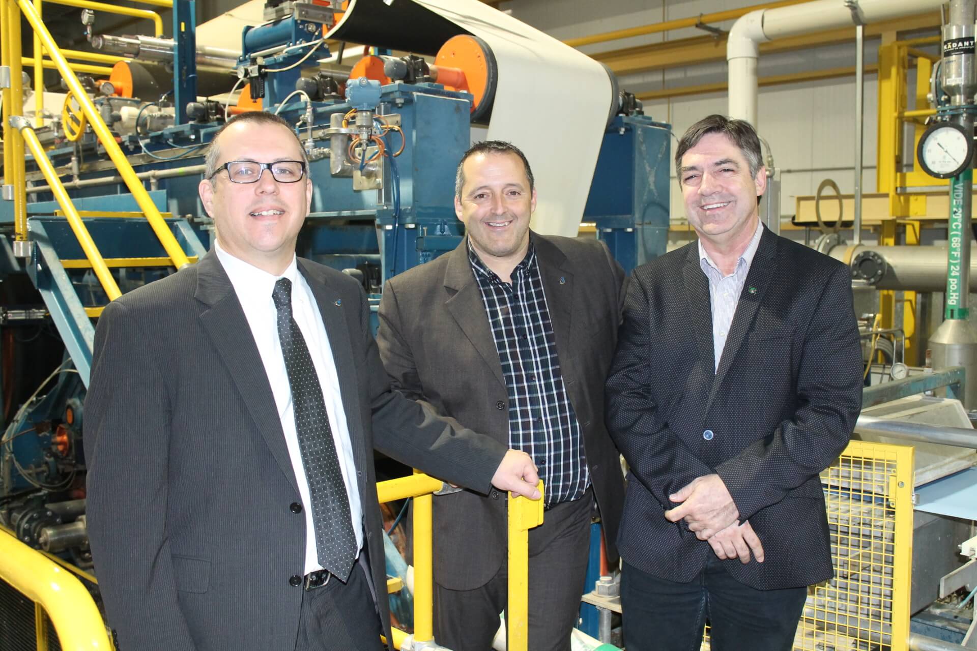 Le directeur des études, Denis Rousseau, le directeur général, Louis Gendron et le directeur d'Innofibre, Mario Parenteau.