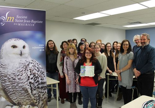 Groupe d'étudiants à la remise des livres du Prix littéraire des collégiens 2017