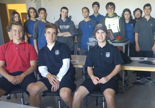 Des étudiants en technologie du Génie électronique dans une classe