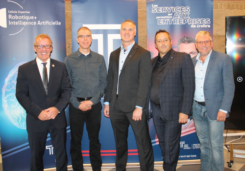 Jean Boulet, ministre du Travail, de l’Emploi et de la Solidarité sociale, Martin Milot Bionest, Jean-Sébastien Dessureault, Formation continue, Louis Gendron, directeur du Cégep Trois-Rivières et Alain Lemieux de Noovelia.