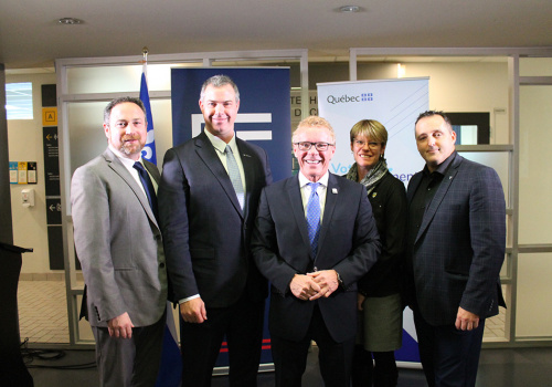 Jean Lamarche, maire de Trois-Rivières, Éric Millette, directeur général, Cégep Shawinigan, Jean Boulet, ministre du Travail, de l'Emploi et de la Solidarité sociale et ministre responsable de la région de la Mauricie, Lucie Boissonneault, adjointe au doyen des études, UQTR ainsi que Louis Gendron, directeur général Cégep Trois-Rivières.