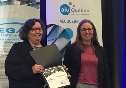 Mme Florence Paray, Ph. D. et Alexandra Béland, étudiante en Technologie du génie métallurgique au Cégep de Trois-Rivières