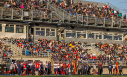 Stade Diablos avec Alouettes de Montréal et partisans