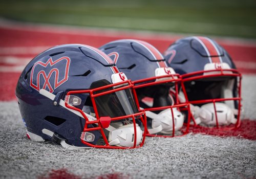 3 casques de football des Alouettes de Montréal