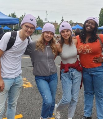 4 nouveaux étudiants à la kermesse 2022 du mois d'août