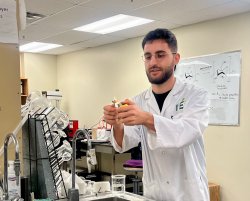 Démonstration à l'UQTR à des étudiants et étudiantes du parcours scientifique