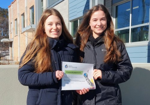 Michelle Rivest et Coralie Richard récompensées pour leur capsule vidéo sur les feux de forêt