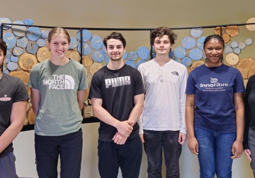 Groupe de stagiaires 2024 chez Innofibre