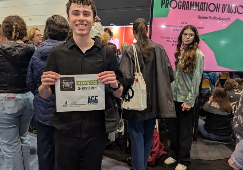Un étudiant au Prix littéraire des collégiens