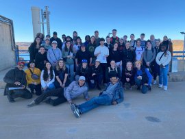 Groupe d'étudiants et d'étudiante faisant un cours complémentaires au Maroc en 2024-2025