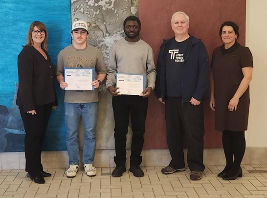 Groupe de récipiendaires des prix Curie du parcours scientifique