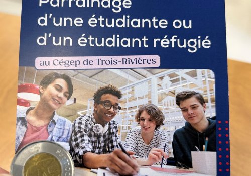 2 $ pour étudiant réfugié