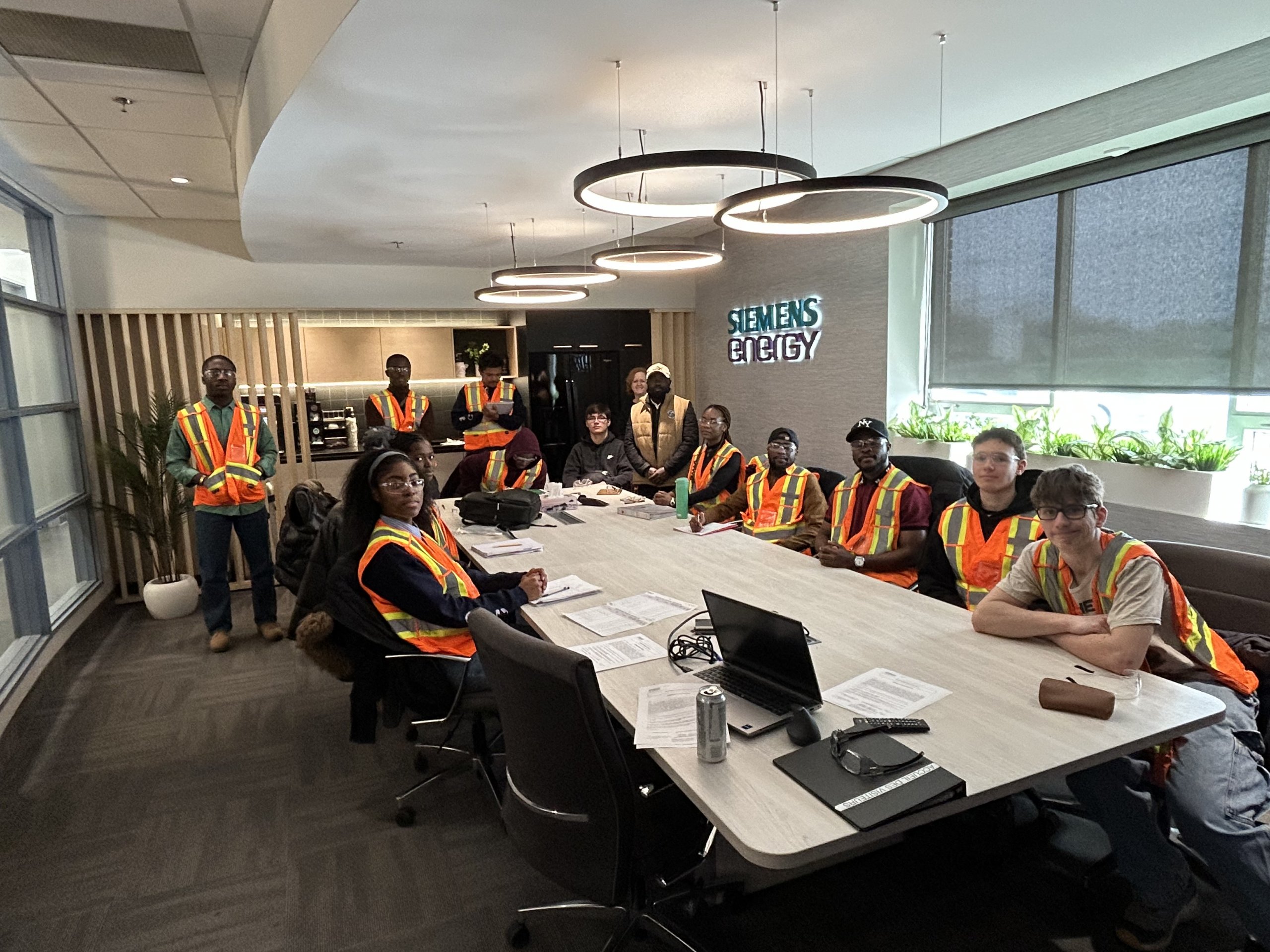 Groupe d'étudiants en Génie industriel chez Siemens Energy