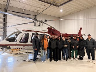 Les étudiants et étudiantes en Gestion des opérations et de la chaîne logistique explorent le transport de personnes sur le terrain